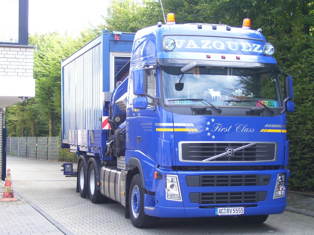 3-Achs Kranwagen Volvo SZM mit Ladekran